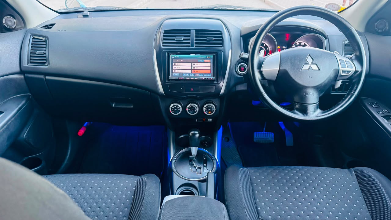 MITSUBISHI RVR thumbnail 6